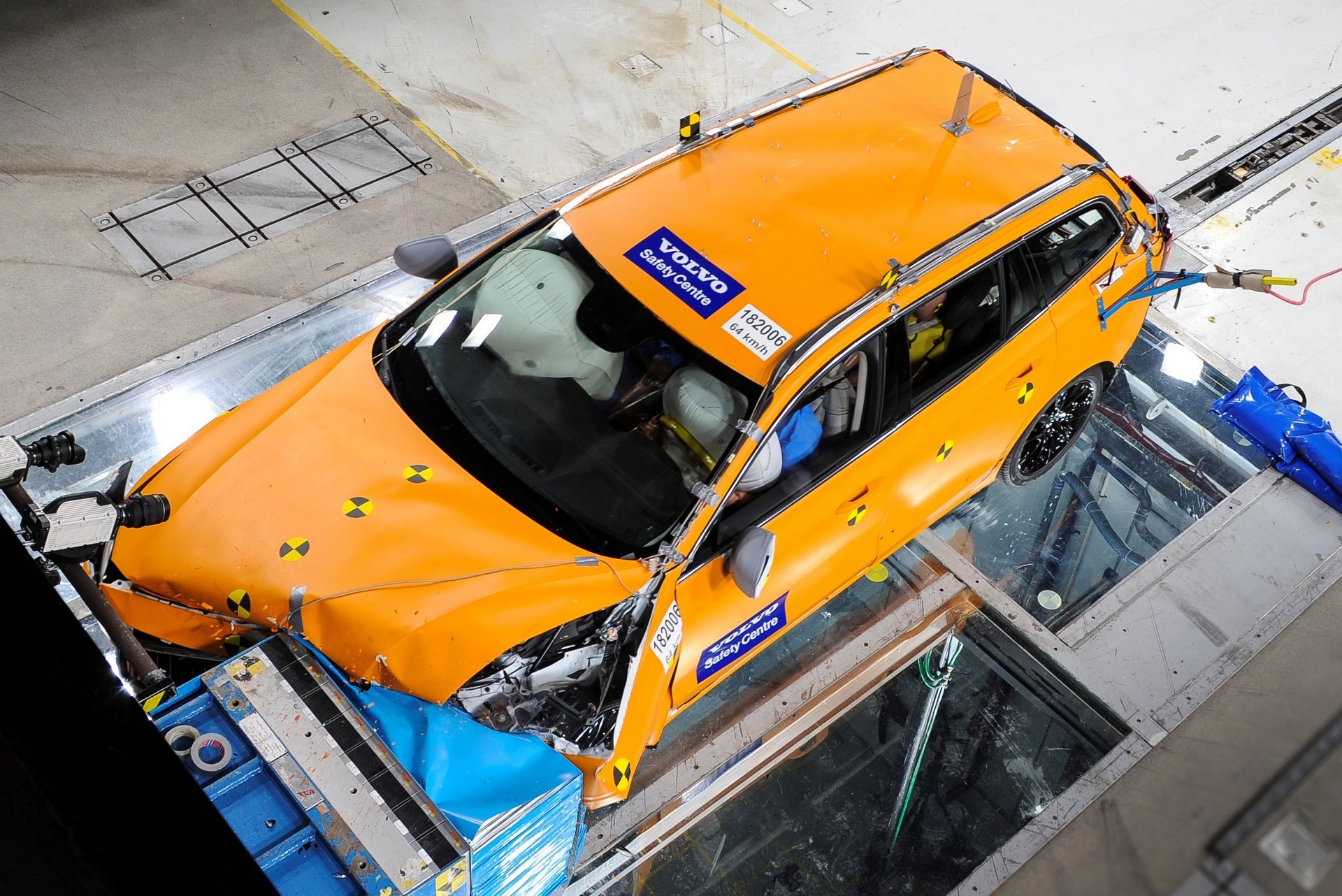 180 km/órában korlátozzák minden Volvo végsebességét 4