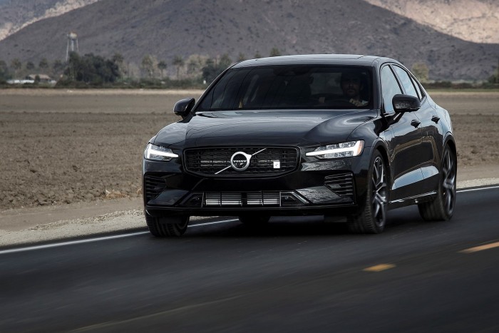 180 km/órában korlátozzák minden Volvo végsebességét