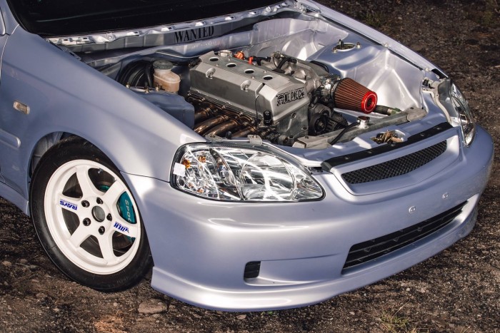 Alaposan rendet raktak ebben a Honda Civicben