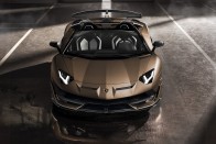 Roadsterként is félelmetes a csúcs-Lamborghini 42