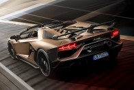 Roadsterként is félelmetes a csúcs-Lamborghini 46