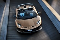 Roadsterként is félelmetes a csúcs-Lamborghini 50