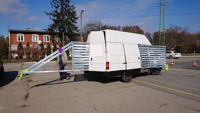 16 friss sírva röhögős fotó a műhelypokolból 9