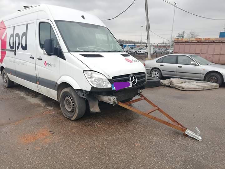 16 friss sírva röhögős fotó a műhelypokolból 11