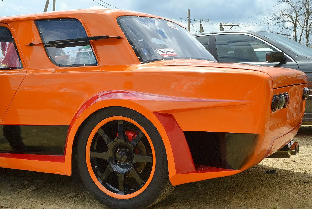 Megérte 3,5 milliót locsolni erre a tuning-Ladára? 1