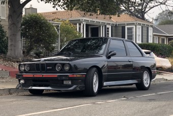 Nem tökéletes, de még így is értékes az első M3-as BMW