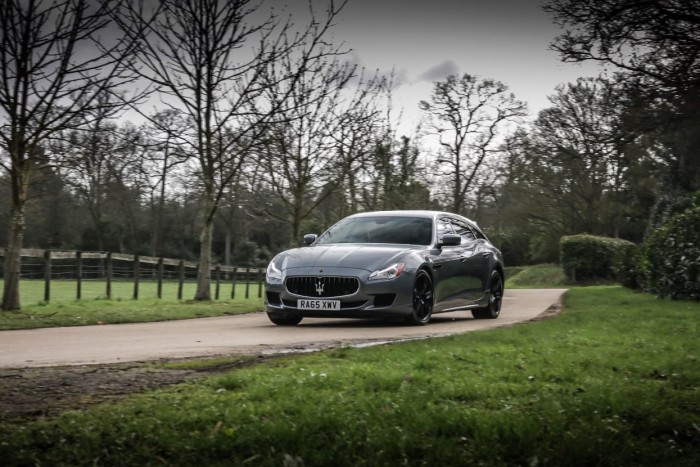 Gördülő szentségtörés ez a dízel, kombi Maserati? 7