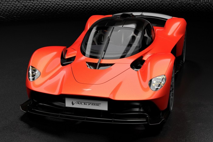 Eszement hibrid lesz a legdurvább Aston Martin