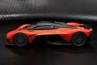 Eszement hibrid lesz a legdurvább Aston Martin 8