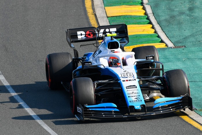 F1: Kubica pánikolt, kínjában nevetett a futamon 1 | Vezess F1: Kubica pánikolt, kínjában nevetett a futamon 1