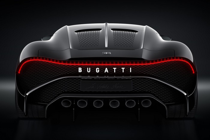 Cristiano Ronaldo megvette a világ legdrágább új autóját 6