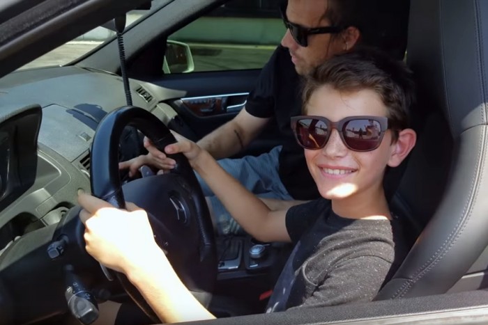 9 évesen megcsinálta élete első gumiégetését