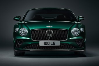 Egy százéves szék darabkájától exkluzív ez a luxusautó