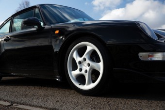 Bármikor hazagurítanánk ezt a korai 993 Turbót