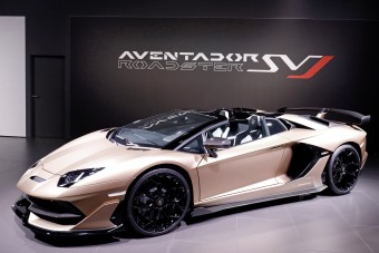 Roadsterként is félelmetes a csúcs-Lamborghini