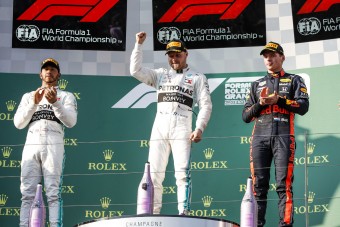 F1: Hamilton komoly ellenfélnek érzi a Red Bullt