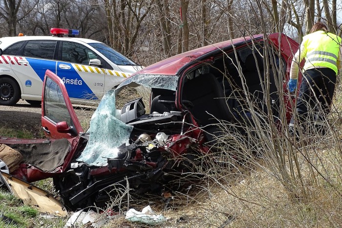 Képeken a Kiskunmajsánál történt halálos baleset