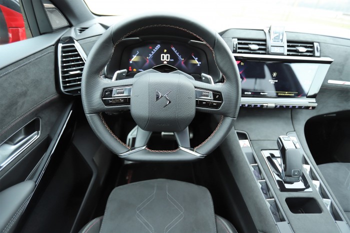 Citroën, de nagyon másként: DS 7 Crossback teszt 11