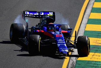 F1: Autótöréssel kezdődött a szezon