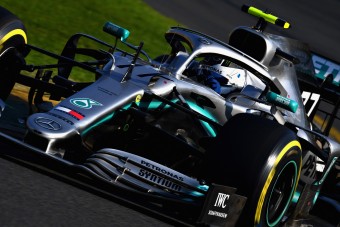 F1: Bottas mindent besöpört