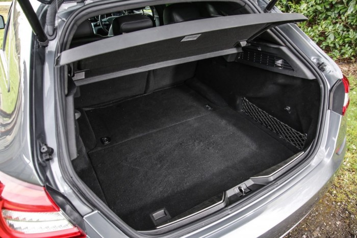 Gördülő szentségtörés ez a dízel, kombi Maserati? 6