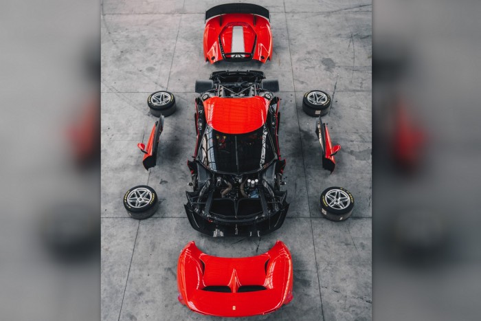 Nem épített még ilyen agresszív autót a Ferrari 6 | Vezess Nem épített még ilyen agresszív autót a Ferrari 6