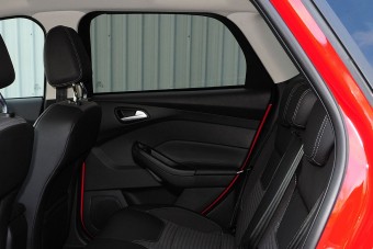 Ha lehúzod az ablakot, kieshetsz az útra