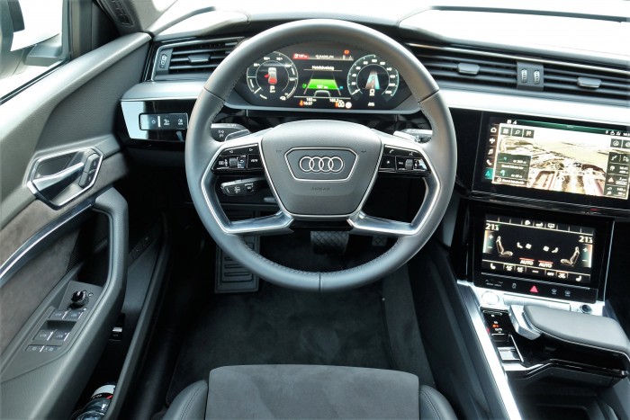 Igazi, elektromos luxus: Audi e-tron 55 quattro 13