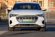 Igazi, elektromos luxus: Audi e-tron 55 quattro 54