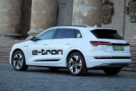 Igazi, elektromos luxus: Audi e-tron 55 quattro 59