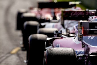 F1: Bahreinben bekeményít a Pirelli