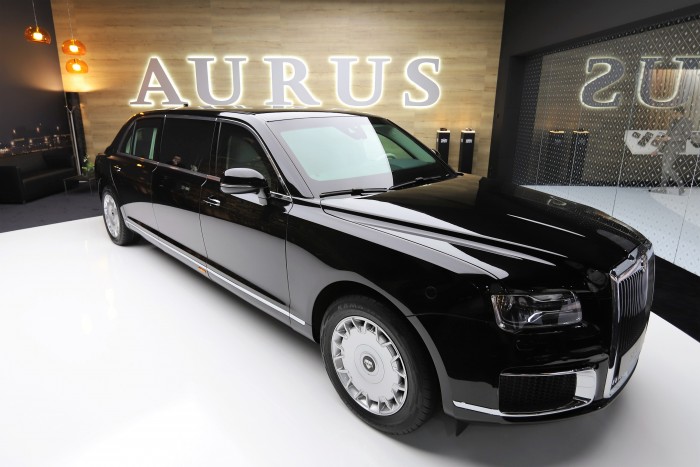 Beültünk Putyin autójának polgári változatába