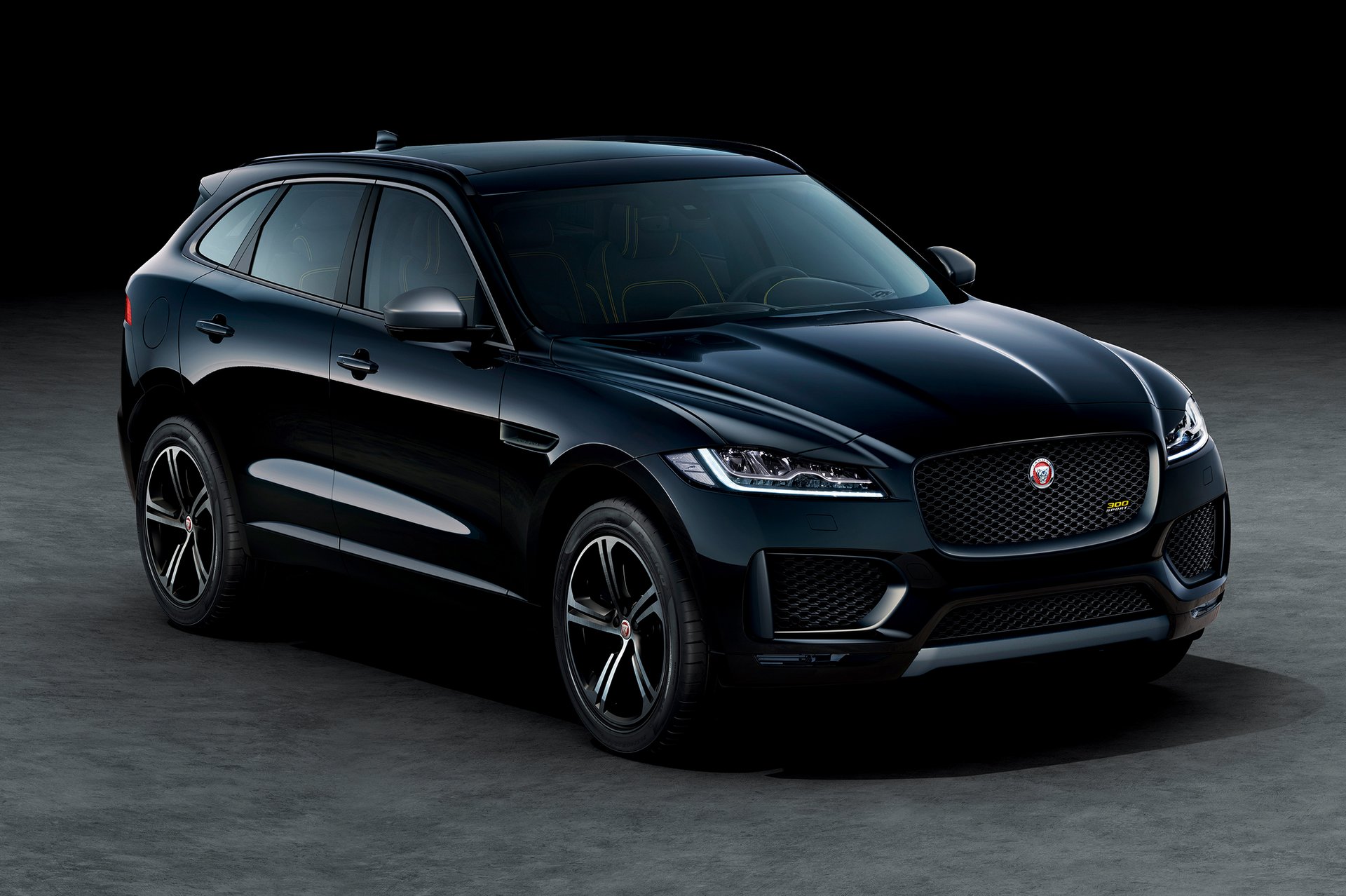 Különkiadásokkal erősít a Jaguar F-Pace 10