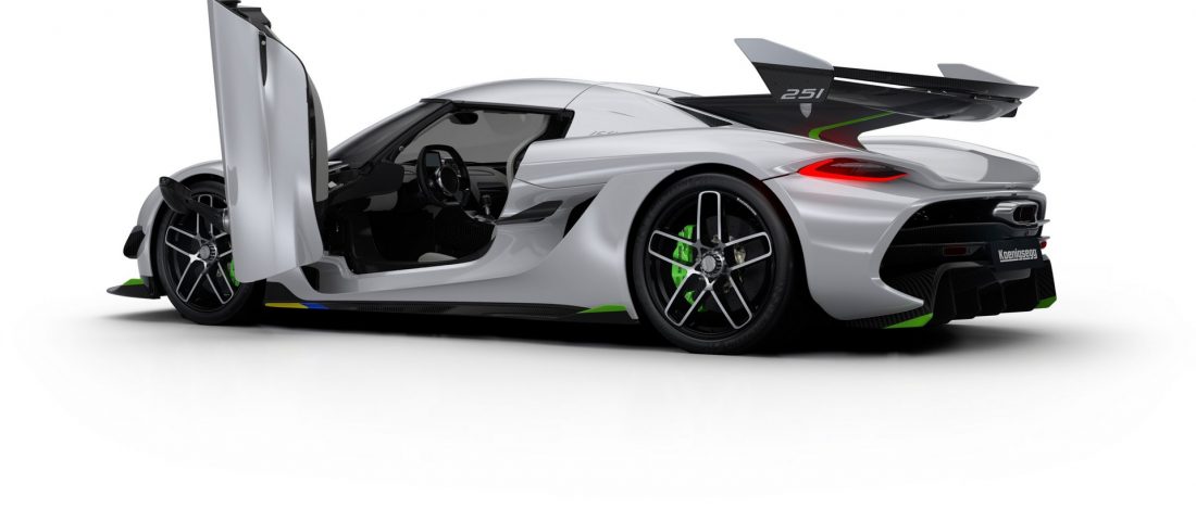 Nem is autót: rakétát épített a svéd autógyár!