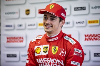 F1: Leclerc-nek nem gond a második számú pozíció