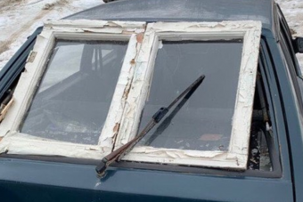 16 friss sírva röhögős fotó a műhelypokolból