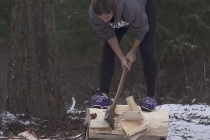 Élmény látni, ahogy ezek a nők a láncfűrésszel bánnak