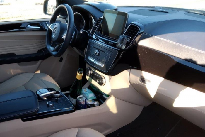 Hullarészeg sofőrt fogtak Szlovákiában, a pezsgő-energiaital ott volt a pohártartóban