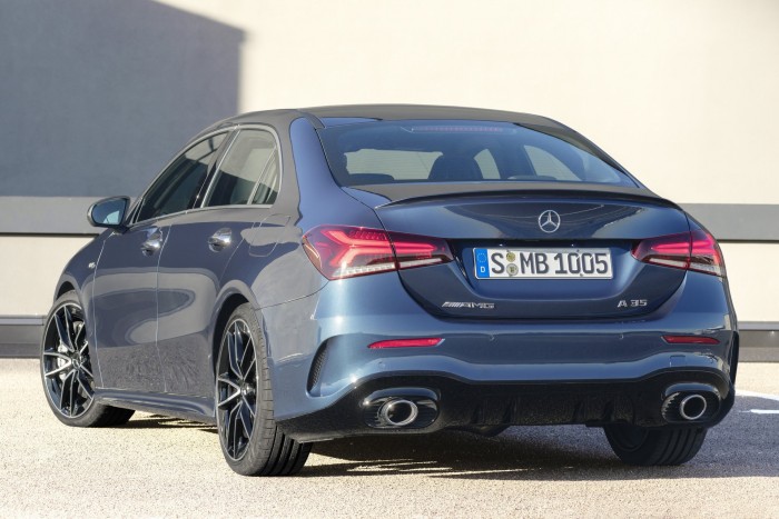 Befutott a Mercedes legkisebb sportszedánja 3 Befutott a Mercedes legkisebb sportszedánja 3