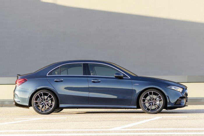 Befutott a Mercedes legkisebb sportszedánja 7 Befutott a Mercedes legkisebb sportszedánja 7