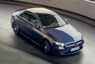 Befutott a Mercedes legkisebb sportszedánja 31