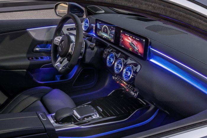 Befutott a Mercedes legkisebb sportszedánja 5 Befutott a Mercedes legkisebb sportszedánja 5