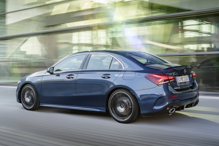 Befutott a Mercedes legkisebb sportszedánja