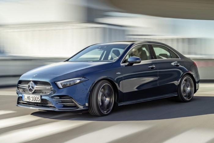 Befutott a Mercedes legkisebb sportszedánja 8 Befutott a Mercedes legkisebb sportszedánja 8