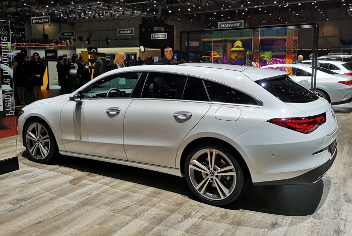 Tágasabb lett a Mercedes kecskeméti kombija 6