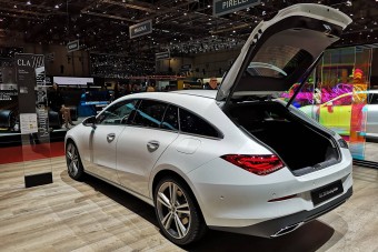 Tágasabb lett a Mercedes kecskeméti kombija