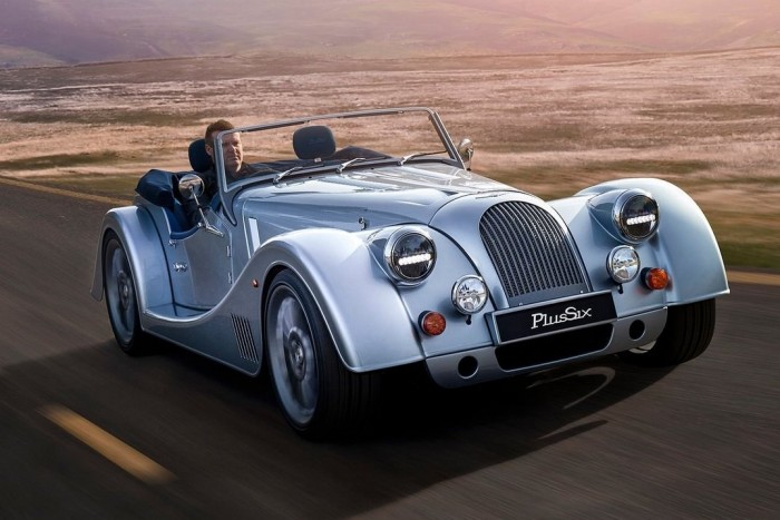 Felrúgva tiszteli a hagyományokat a Morgan Plus Six 6 | Vezess Felrúgva tiszteli a hagyományokat a Morgan Plus Six 6