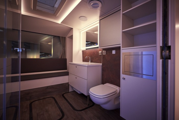 Mindössze két főre tervezték ezt a luxus lakóbuszt 3 | Vezess Mindössze két főre tervezték ezt a luxus lakóbuszt 3