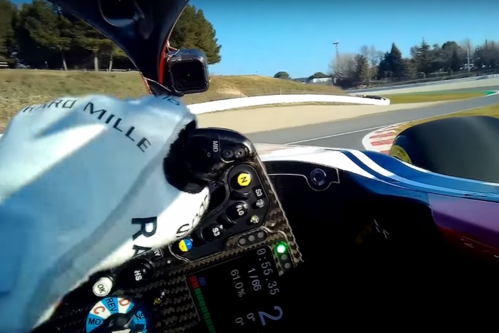 Videó: Ezt látja Räikkönen az Alfa Romeo volánjánál