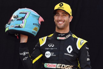 Hódít a rószaszín sisak az F1-ben - galéria